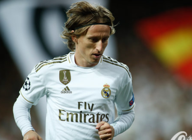 十三水里的“同花”陷阱：解析为什么三道同花往往不如一道强力葫芦。（十三水同花误区：为何三道同花常不及一道强力葫芦）